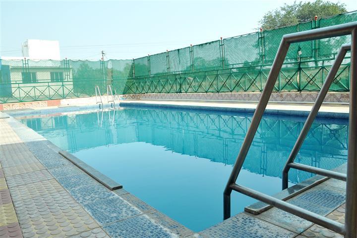 Sandesh Resort Wai Exteriér fotografie